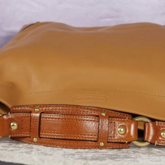 Coach Leather Hobo Shoulder Bag Tan Brown Brass Hardware NWOT - Picture 4 of 15